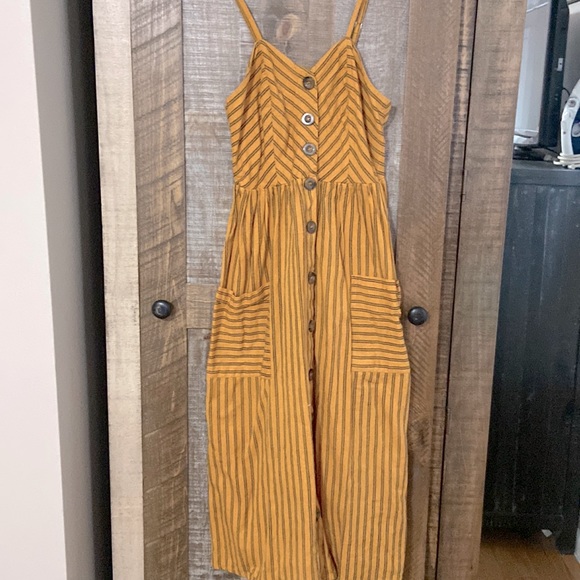 Japna Dresses & Skirts - Button front cotton dress with pockets